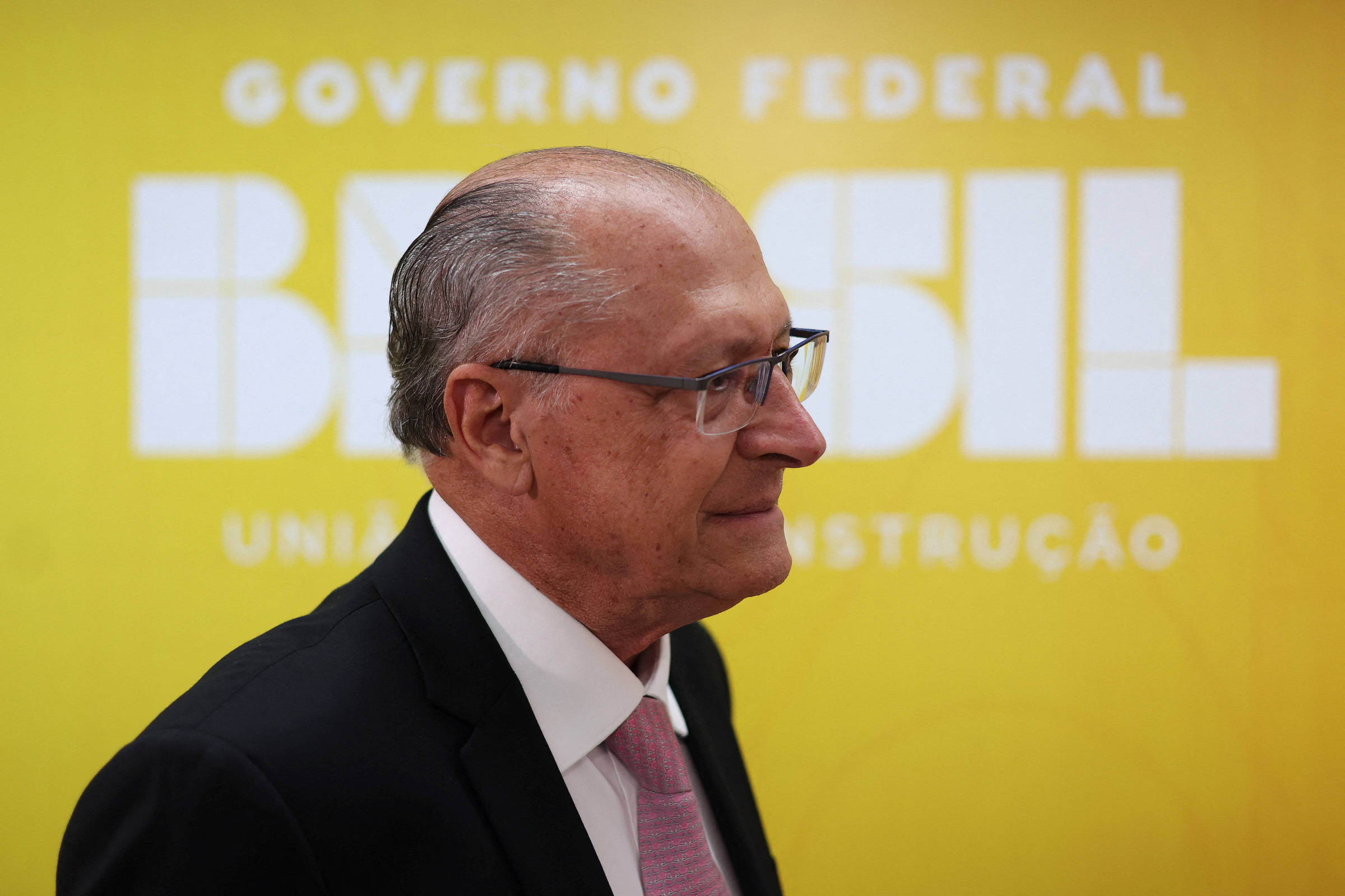 Brasil suspende exigência de visto para chineses até dezembro de 2026