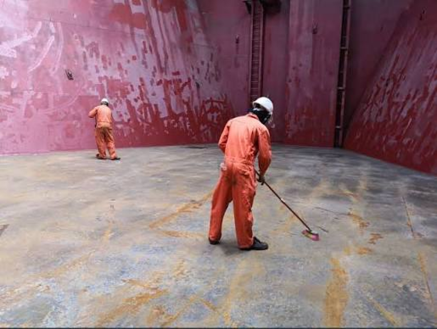 Justiça condena empresa em R$ 150 mil por trabalho clandestino em porões de navios no Porto de Santos