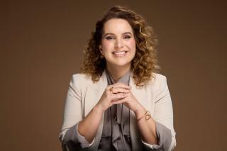  Dra. Núbia Moreira